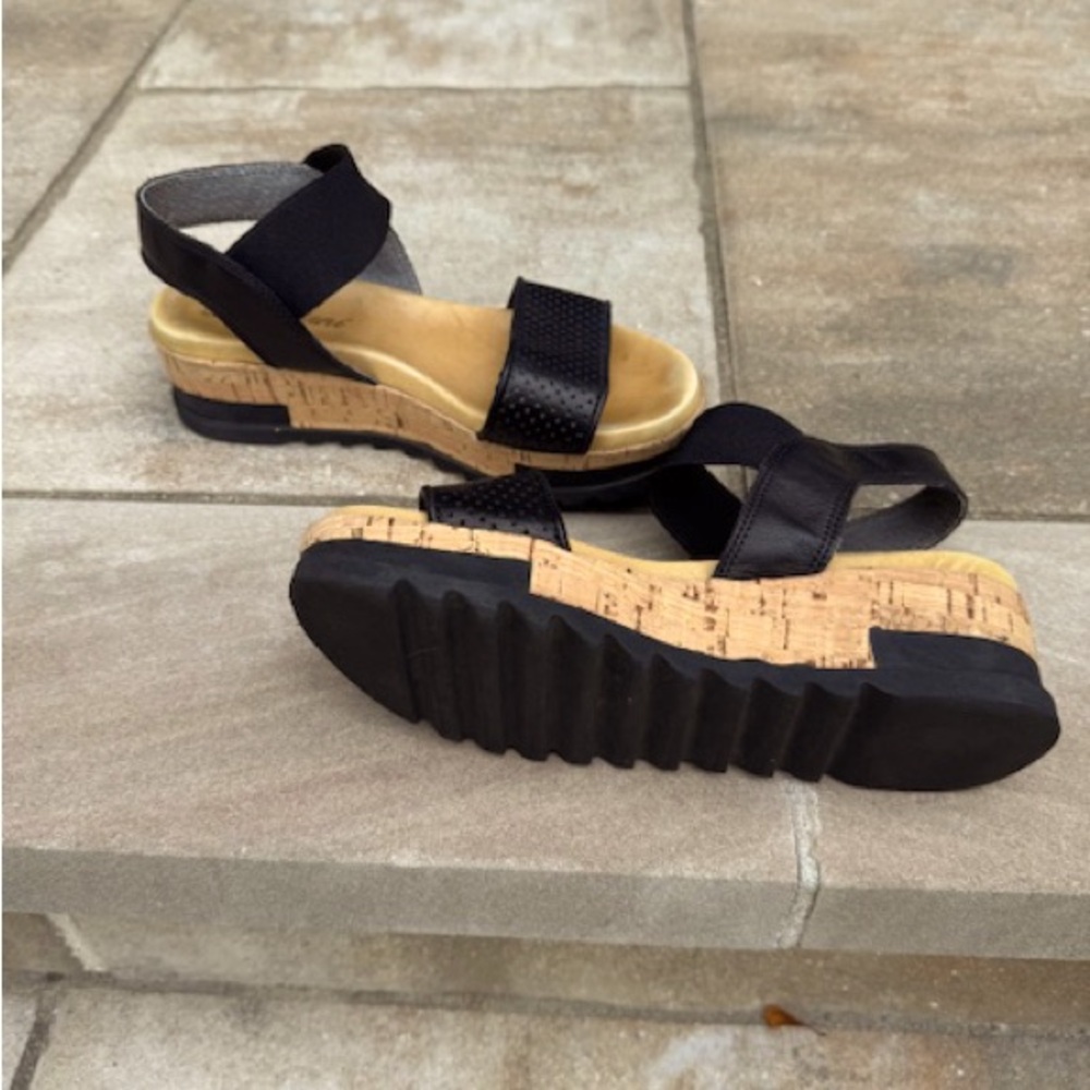 Piampiani Cork Platform Perforated Leather sandals EU 36/6 Black